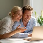 Löydä syvempi yhteys ja ehkä rakkauskin – tässä ovat 36 rakkauteen johtavaa kysymystä, jotka auttavat luottamuksen ja läheisyyden rakentamisessa.