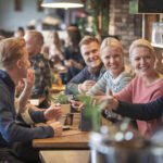 Kehonkielen viestit treffeillä – sinkun salainen tulkintaopas