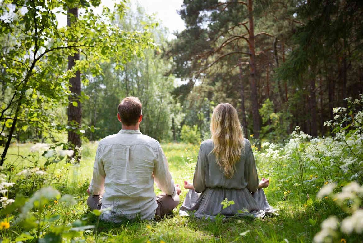 Sinkun henkinen paasto - 5 kohtaa 1 Sinkun henkinen paasto: Näin puhdistat mielesi myrkyllisistä ajatuksista ja uudistut sisältä päin Sinkun henkinen paasto: Näin puhdistat mielesi myrkyllisistä ajatuksista ja uudistut sisältä päin